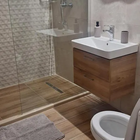 Διαμέρισμα Please!